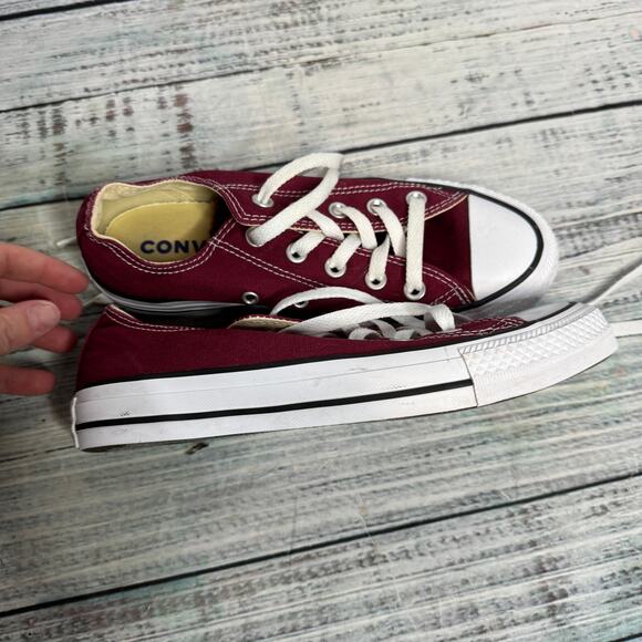 Converse Chuck Taylor All Star Low Top Sneakers Maroon Burgundy Canvas Women’s 6 - Picture 4 of 6